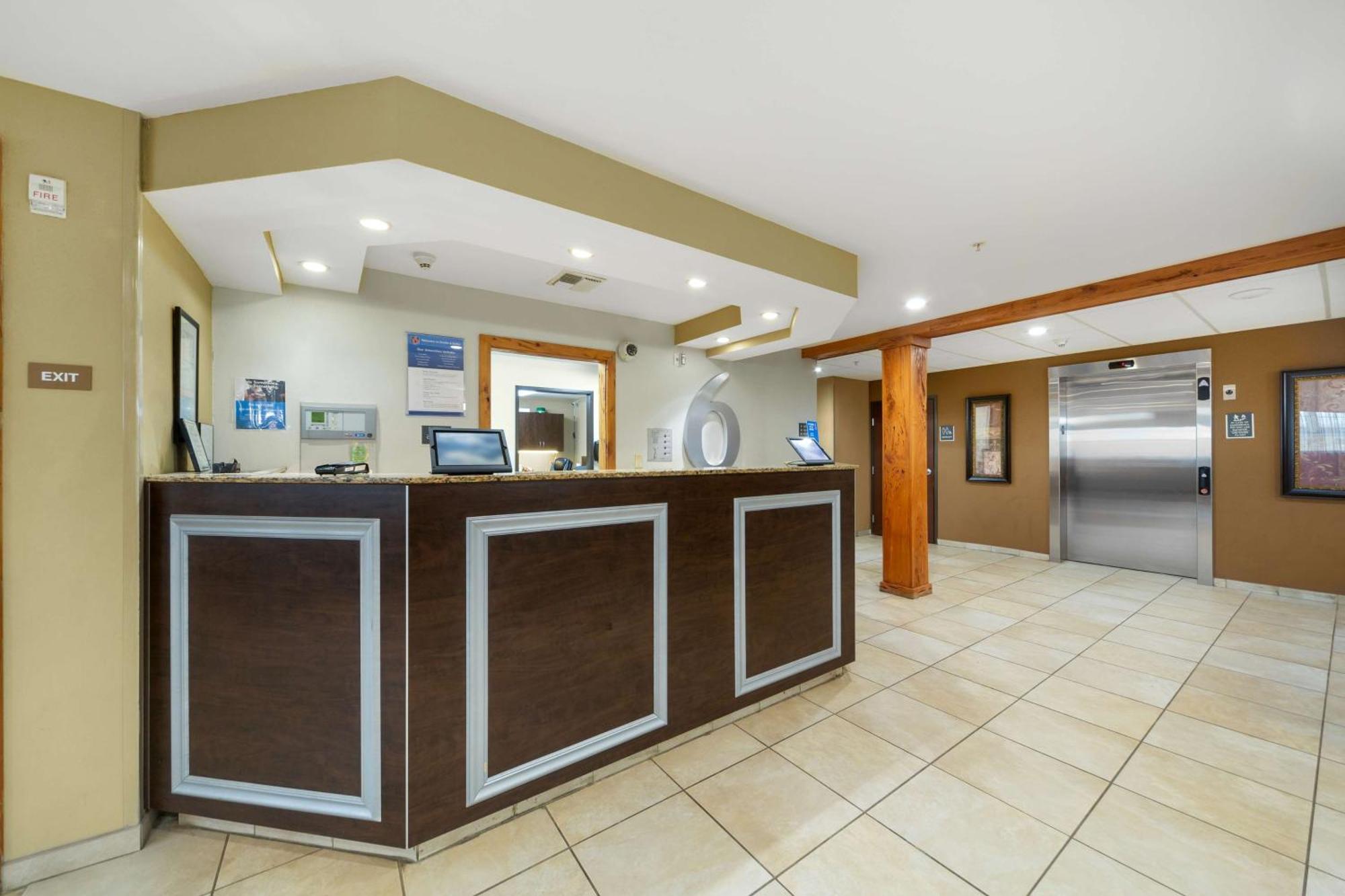 Microtel Inn&Suites by Wyndham Breaux Bridge Extérieur photo